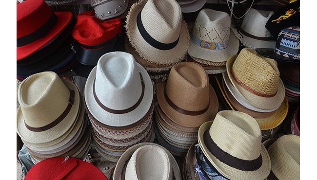Панама, шляпа, бескозырка: какой головной убор выбрать летом?