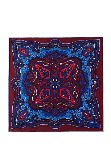 Бордовый платок с синим орнаментом