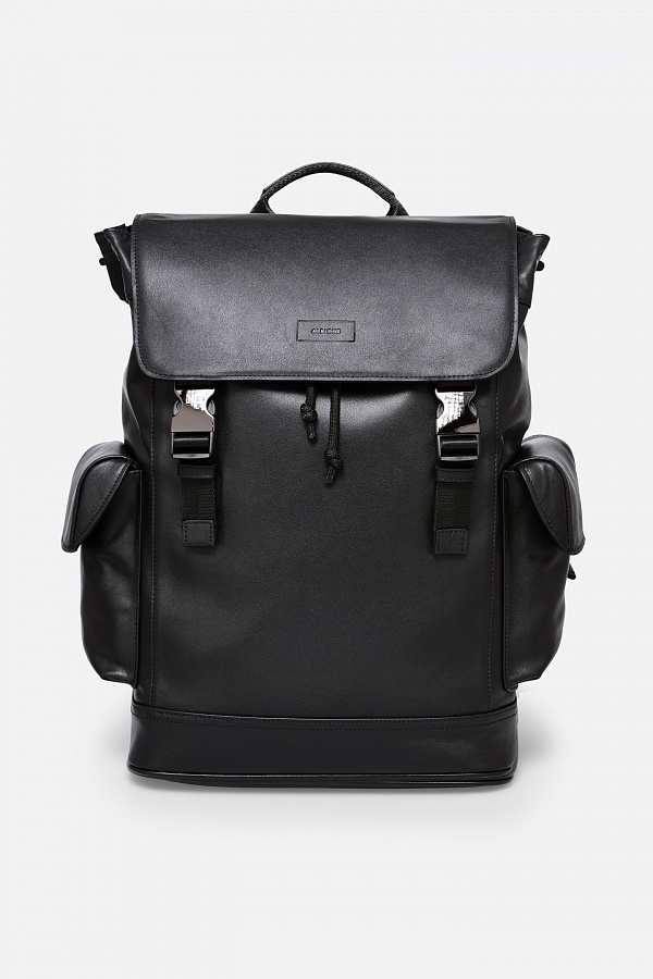 Стильный рюкзак черного цвета